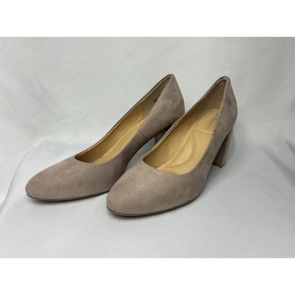 New CL by Laundry Taupe Suede Block Heel Pumps Comfort Cushion Size 10 - Picture 3 of 7